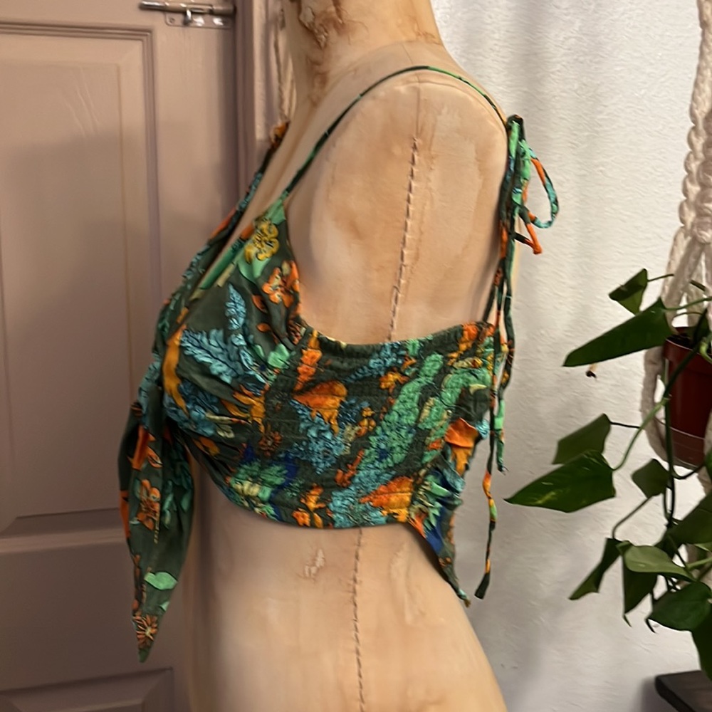 Free People Reversible Halter Top Floral Print Size Large SOLD OUT - Picture 4 of 6
